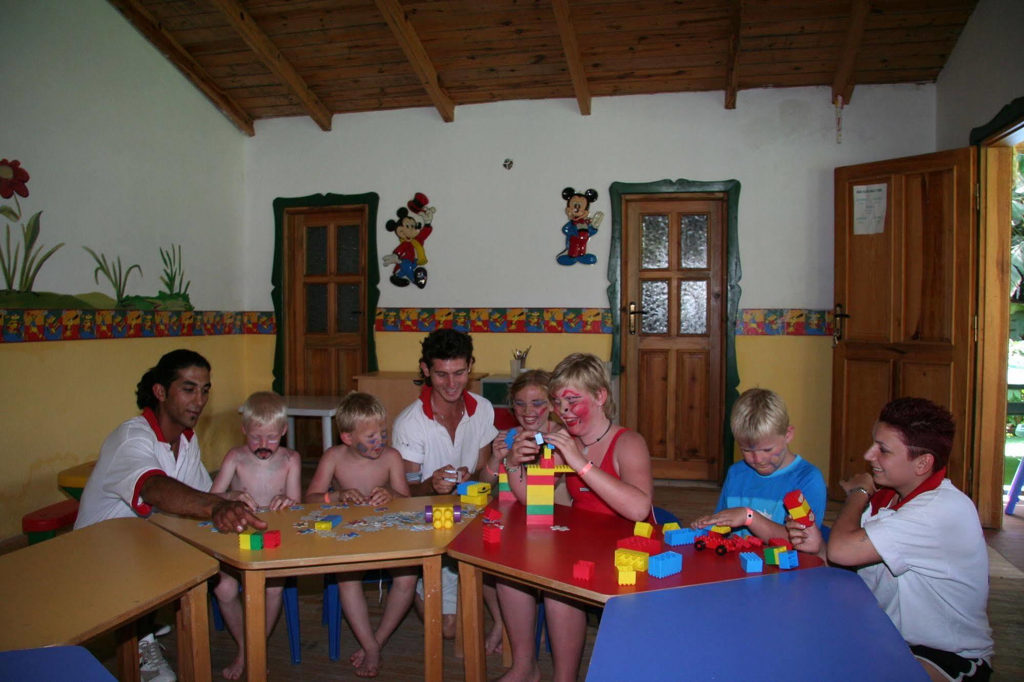 Elysee Garden Family Hotel Alanya Exteriör bild