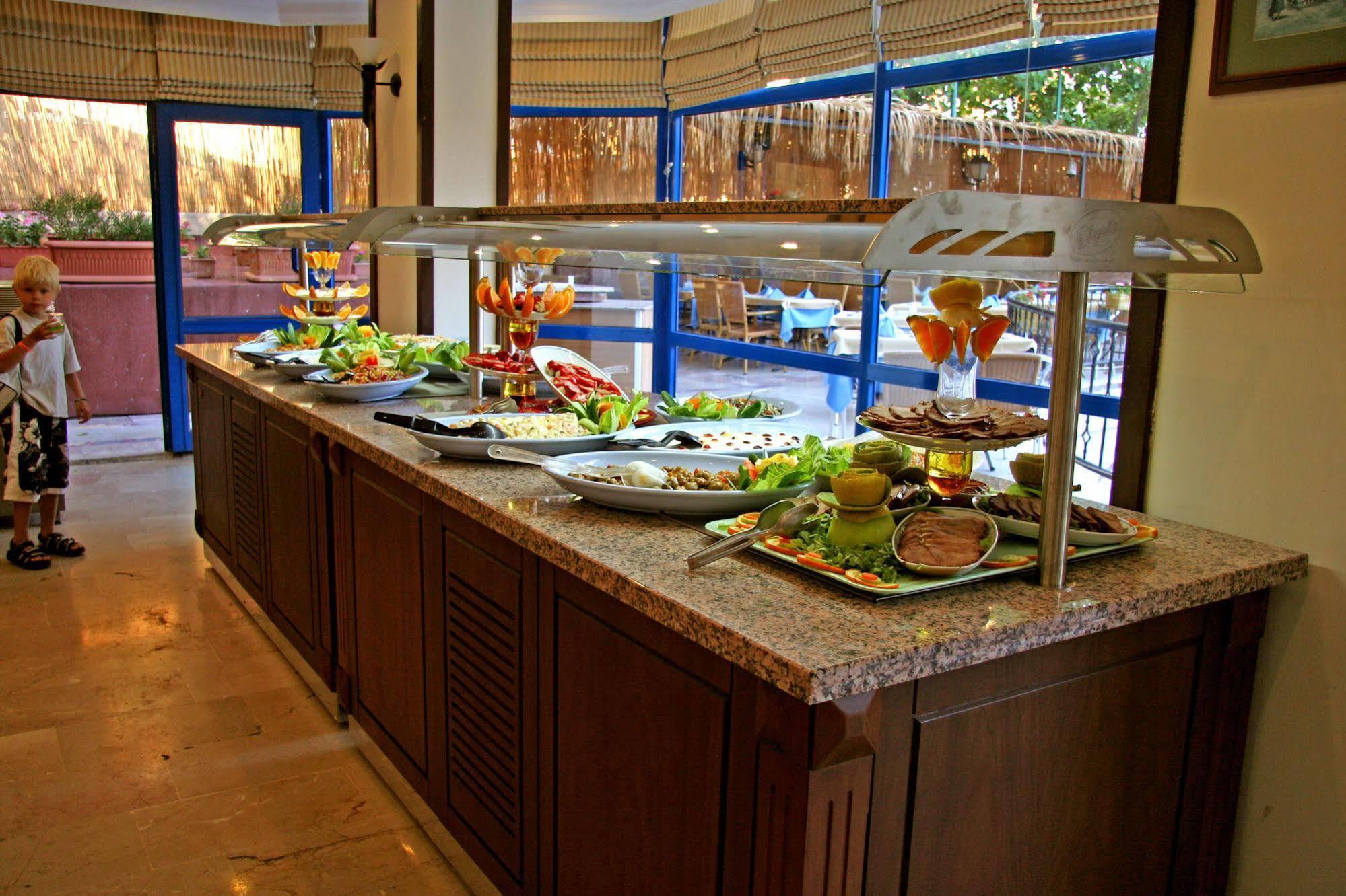 Elysee Garden Family Hotel Alanya Exteriör bild